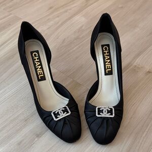 2022/23 CHANEL Satin D’Orsay Pumps